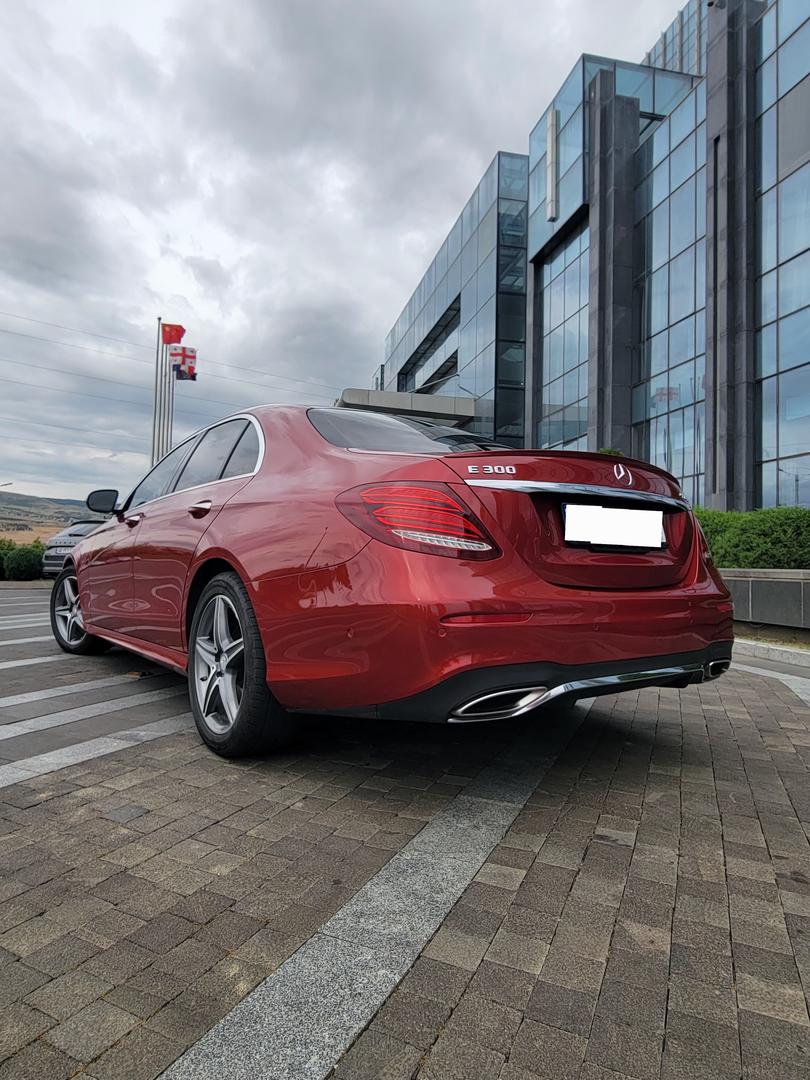 Mercedes-Benz E 300