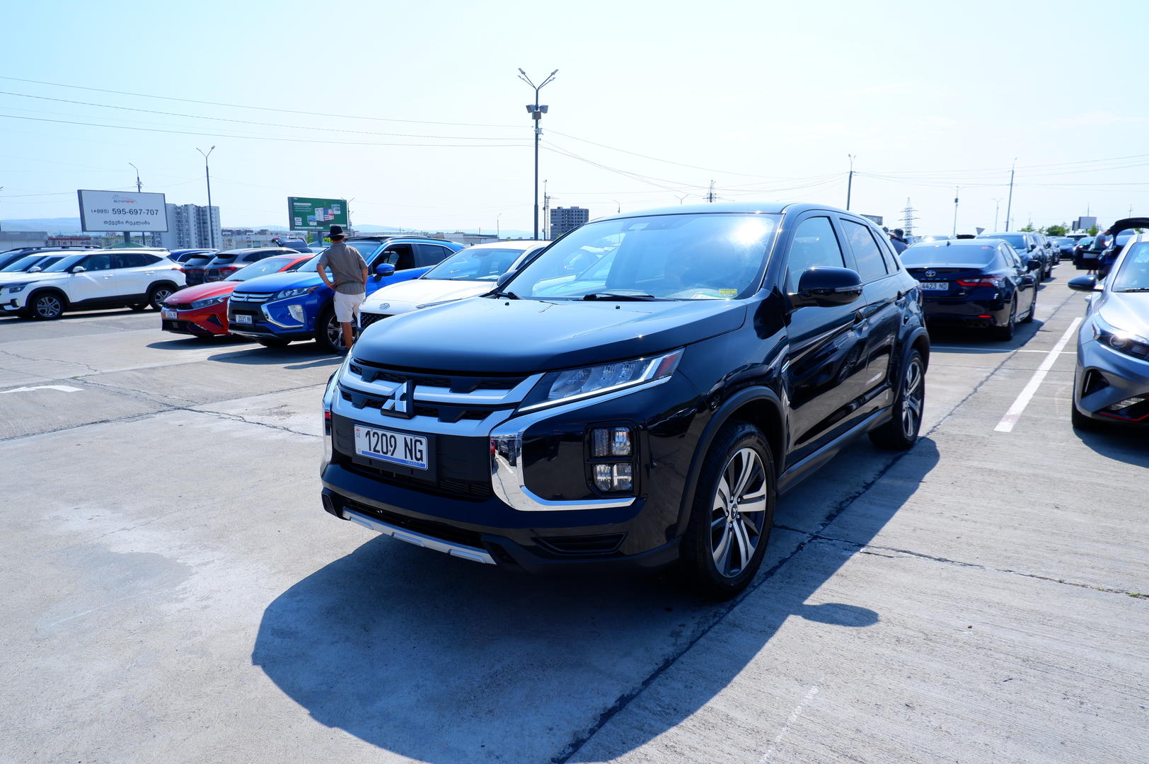 Mitsubishi Outlander Sport 2022 — photo 2
