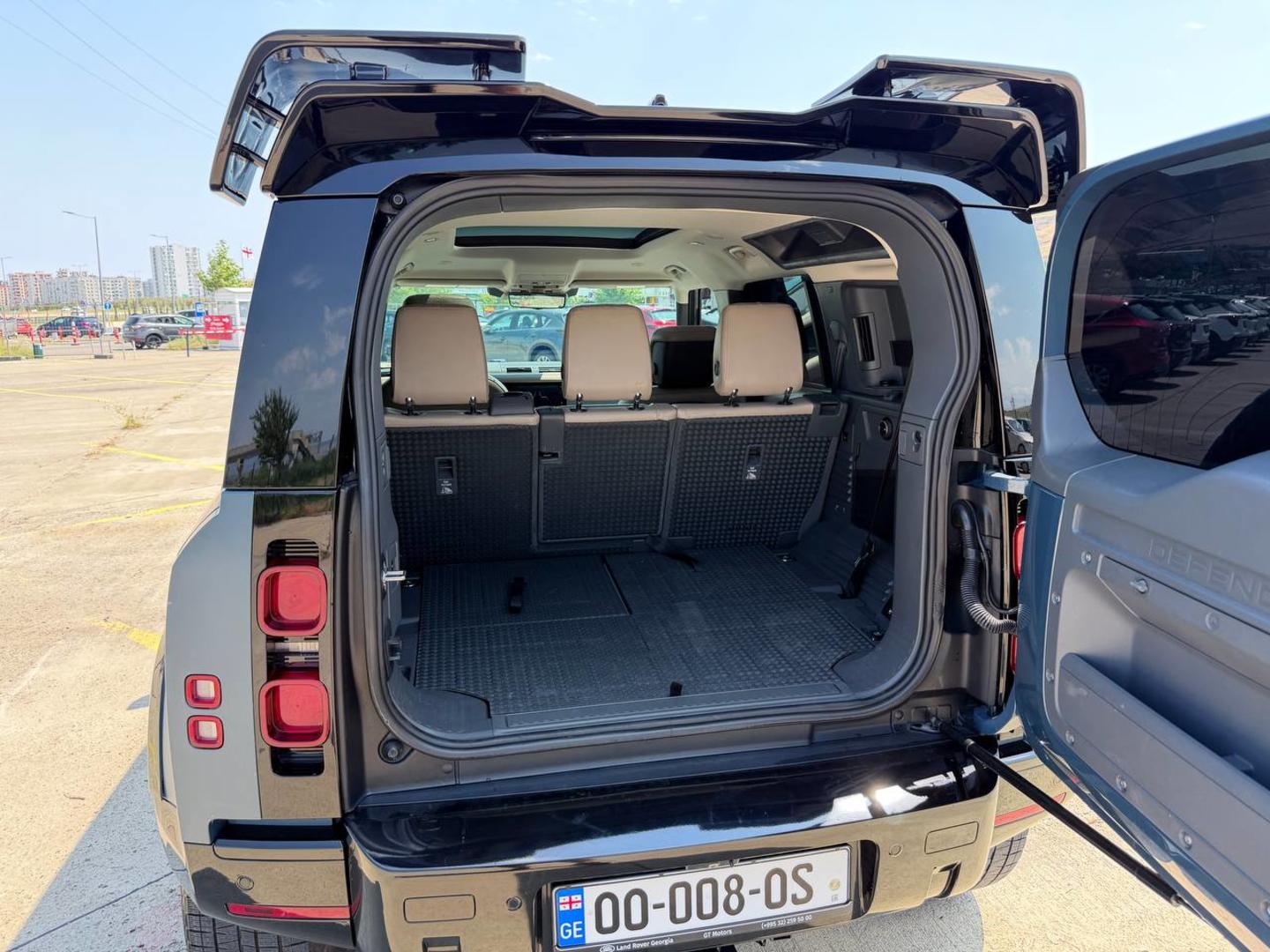 Land Rover Defender 2020 — photo 2