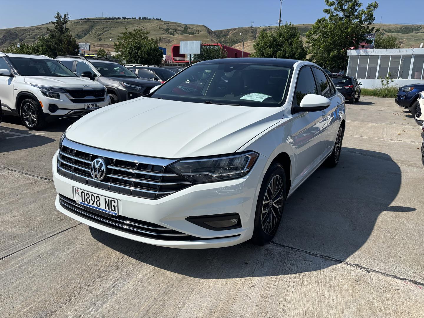 Volkswagen Jetta 2021 — photo 2