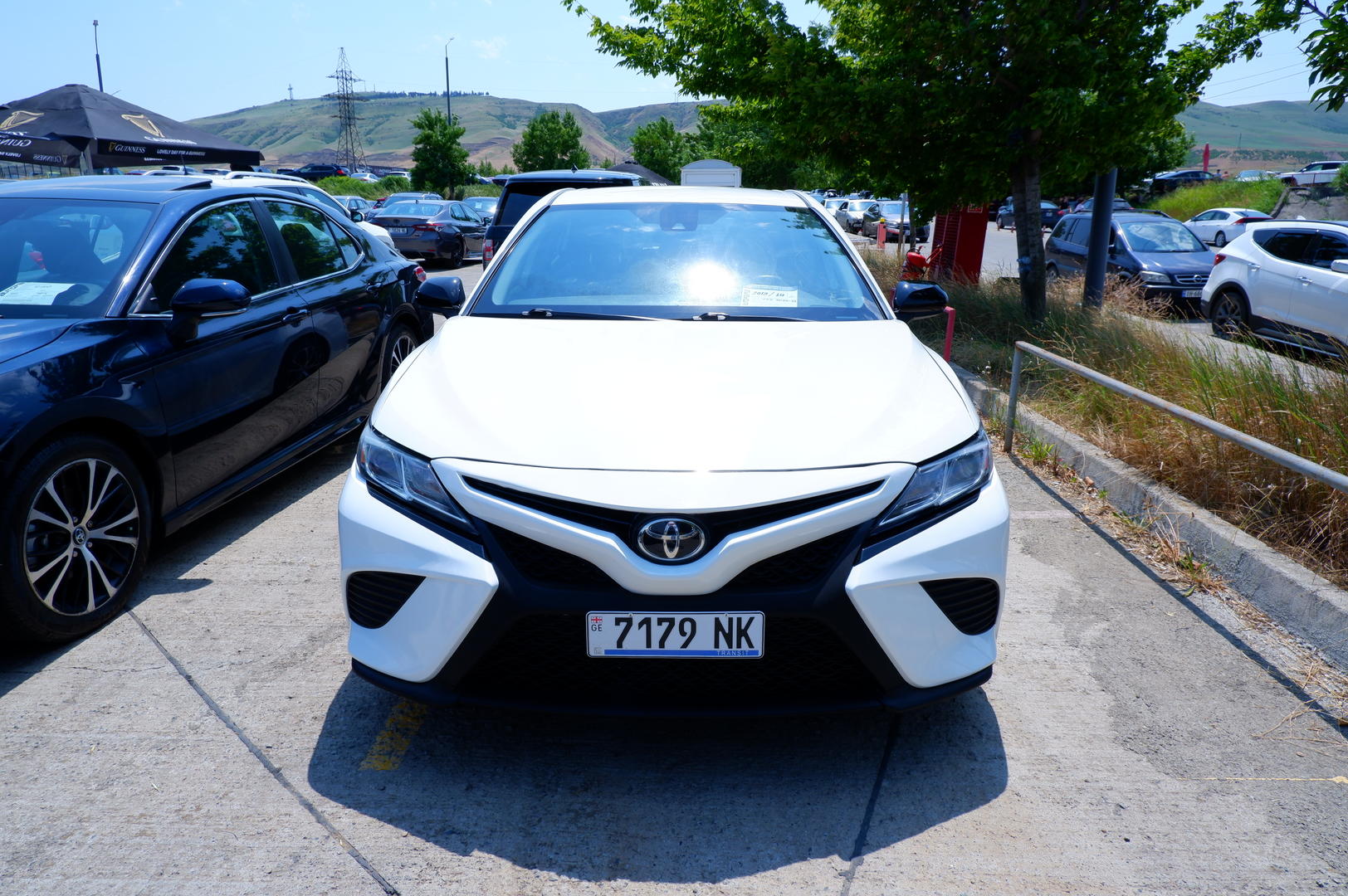 Toyota Camry 2019 — photo 2