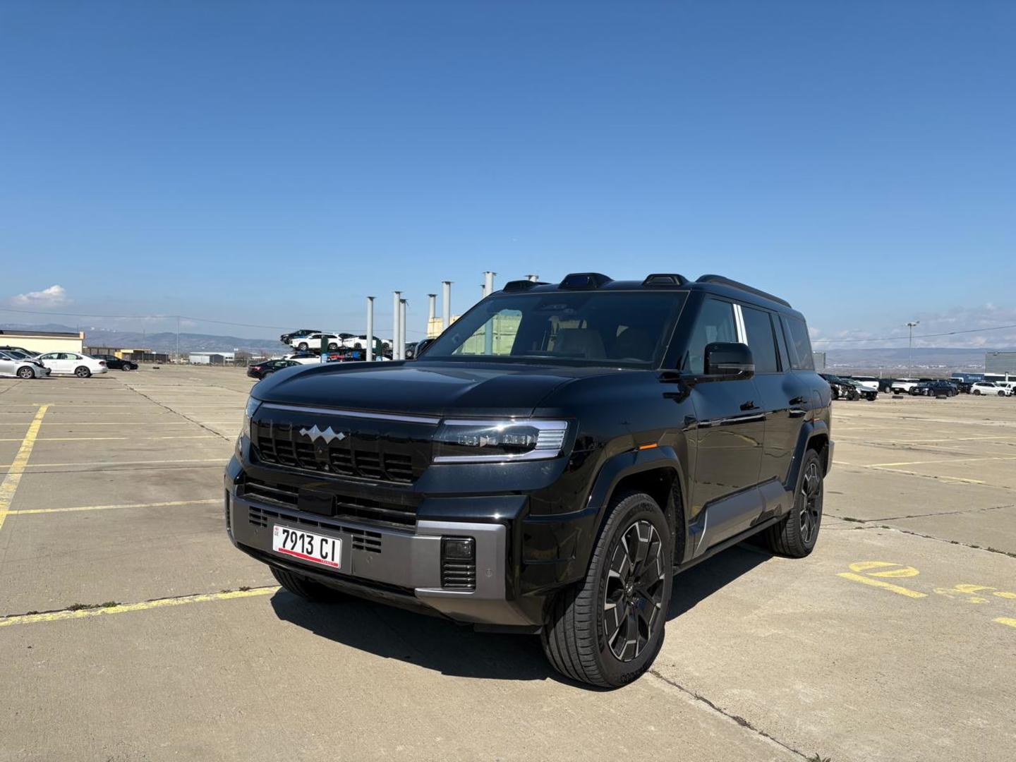 BYD F8