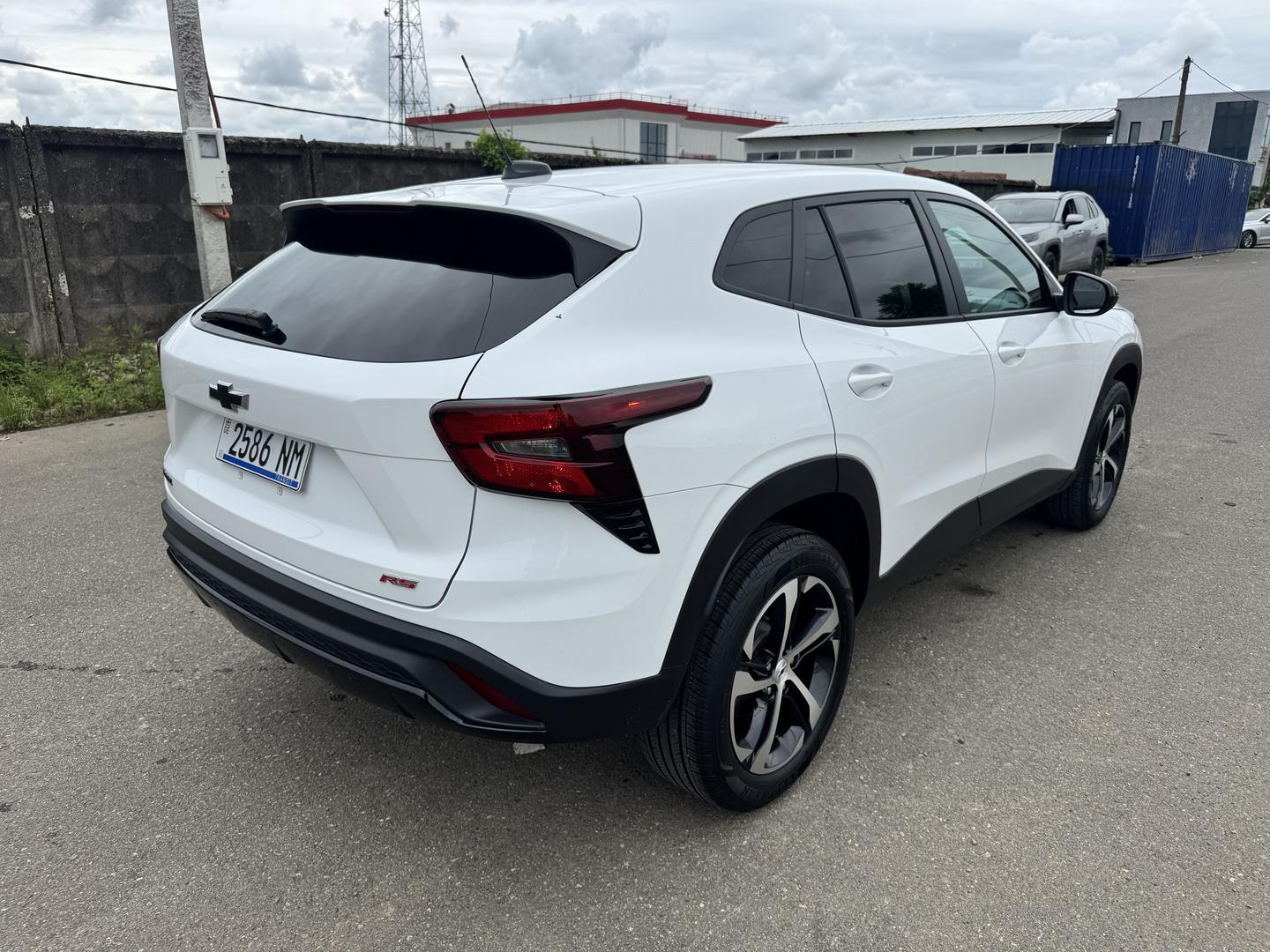 Chevrolet Trax 2023 — photo 2