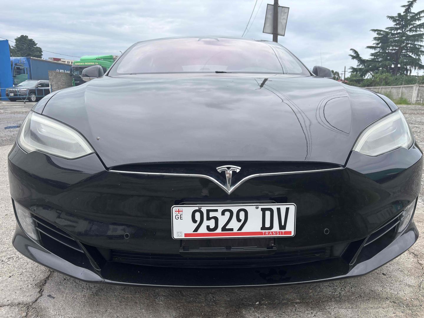Tesla Model S 2017 — photo 2