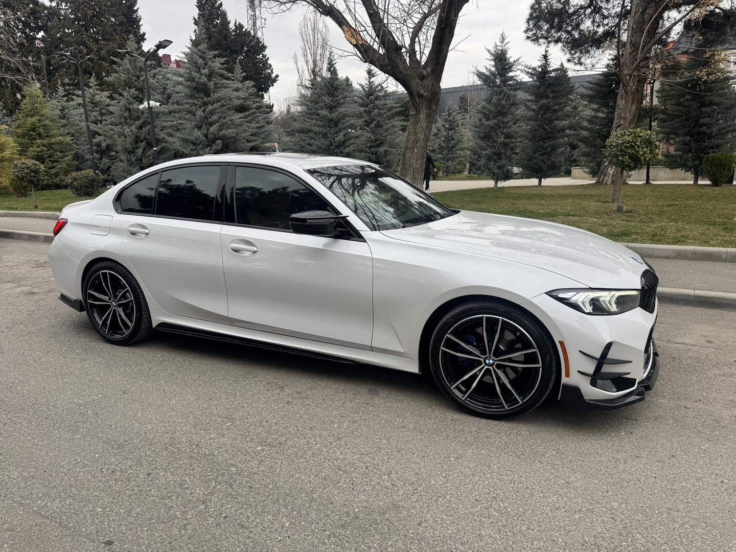 BMW 330 2023 — photo 2