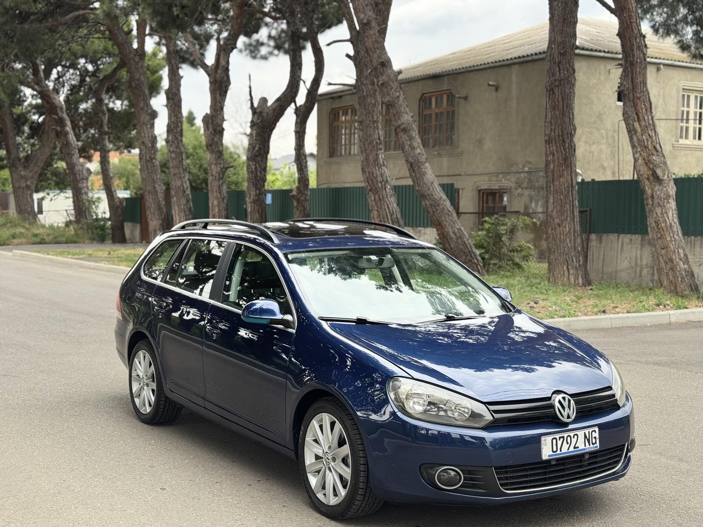 Volkswagen Jetta 2013 — photo 2
