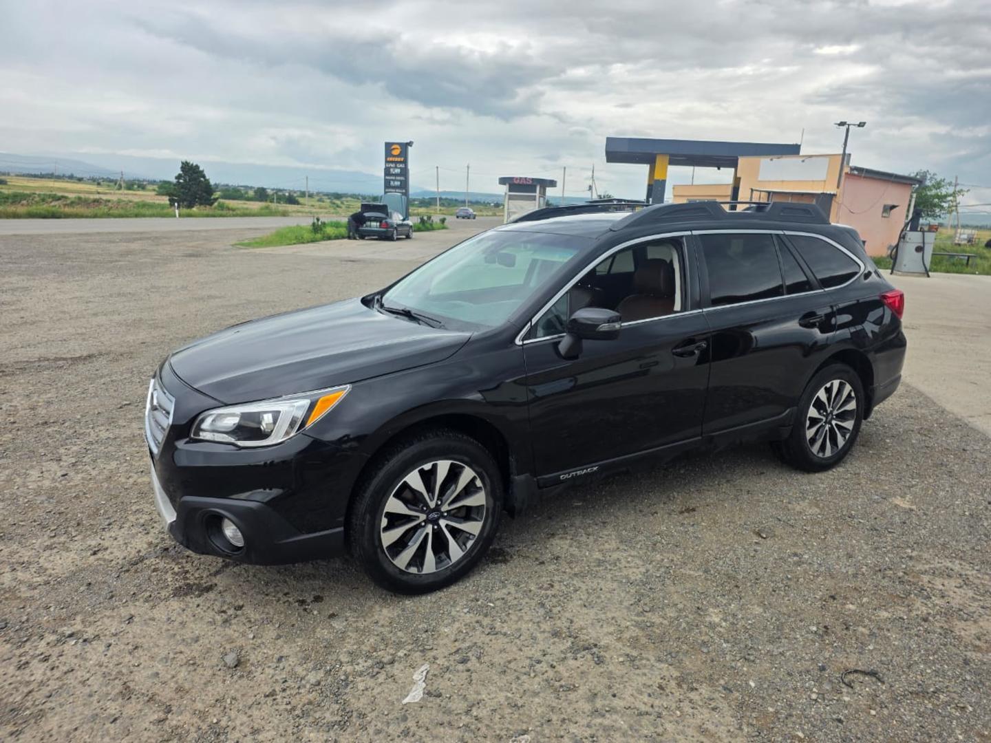 Subaru Outback 2016 — photo 2