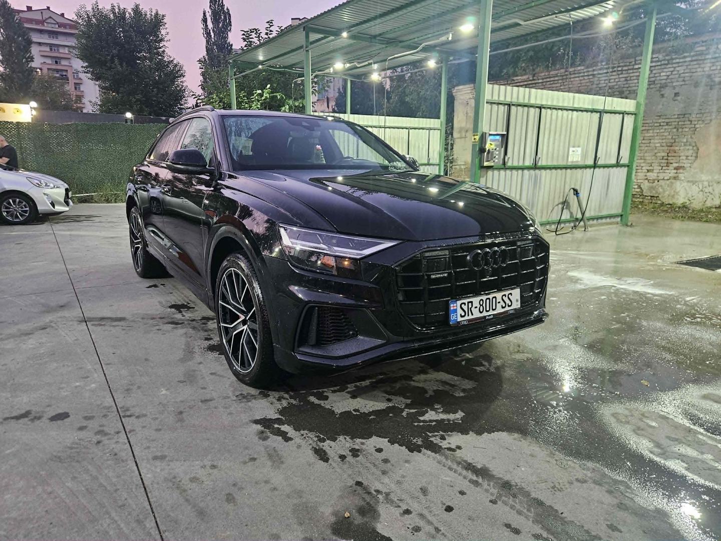Audi Q8 2019 — photo 2