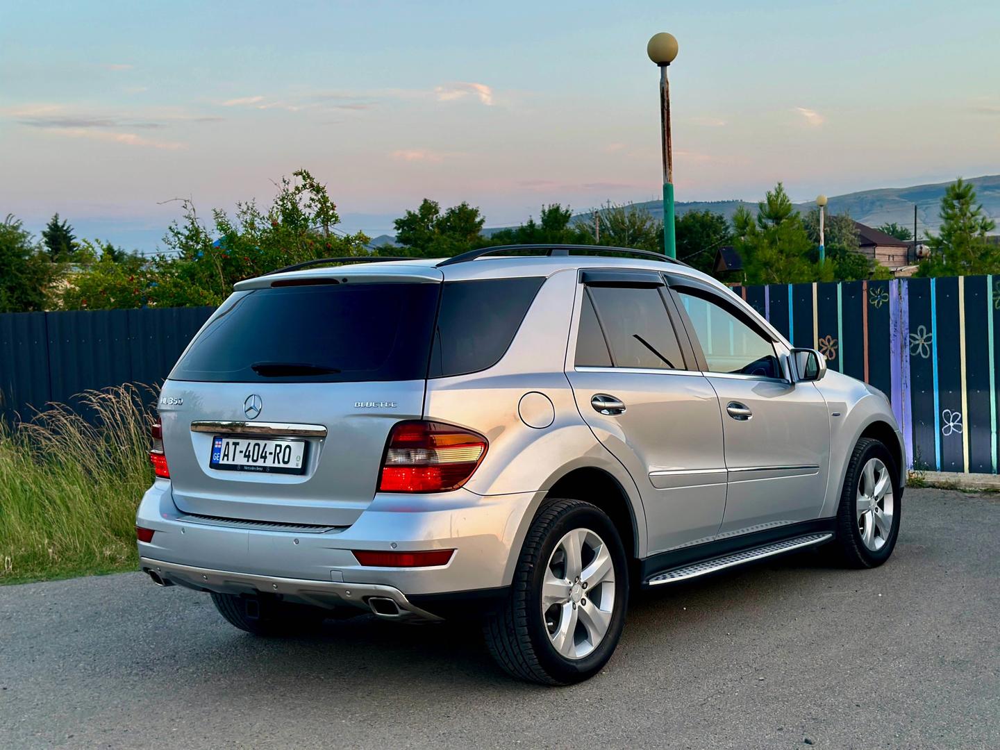 Mercedes-Benz ML 350 2009 — photo 2