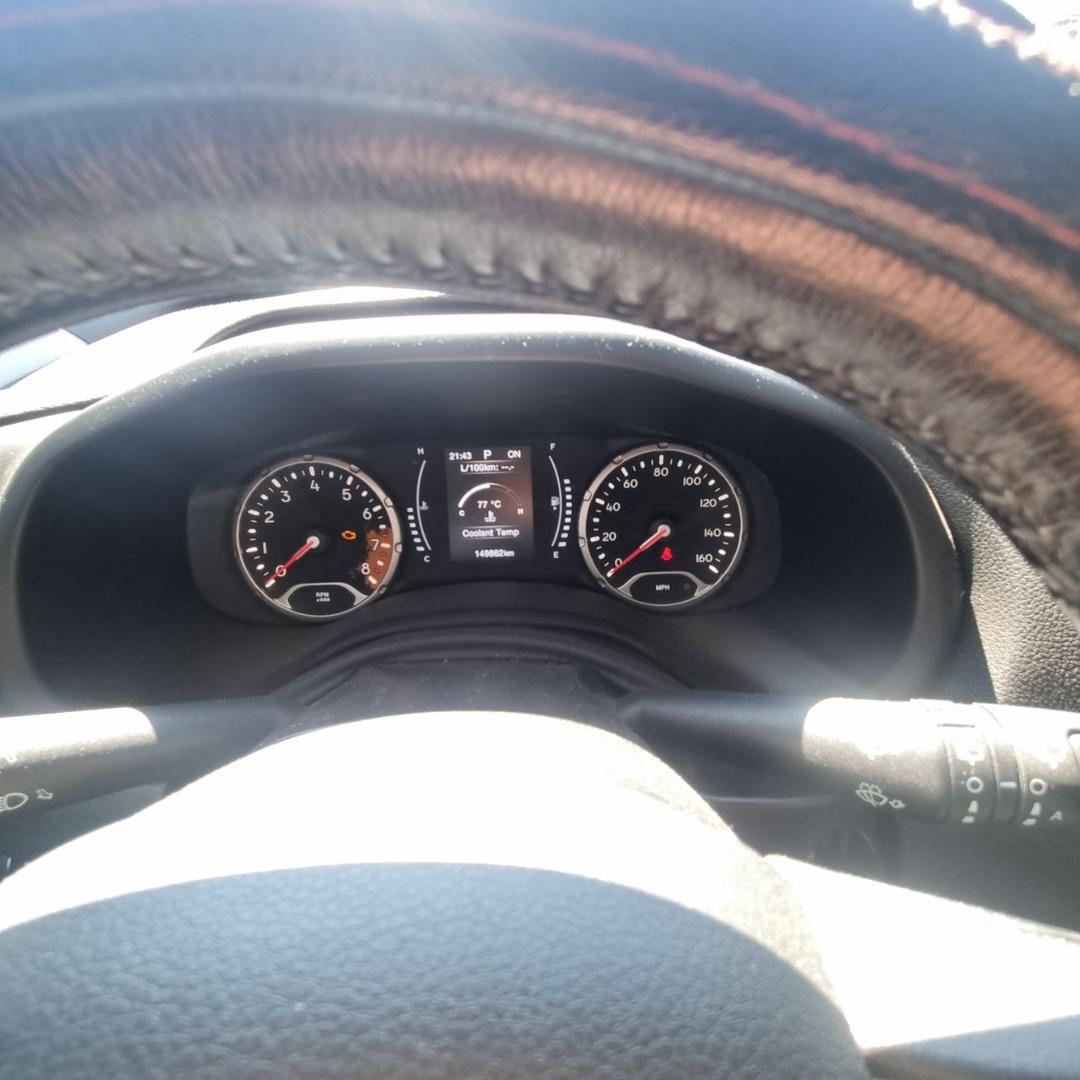 Jeep Renegade 2018 — photo 2