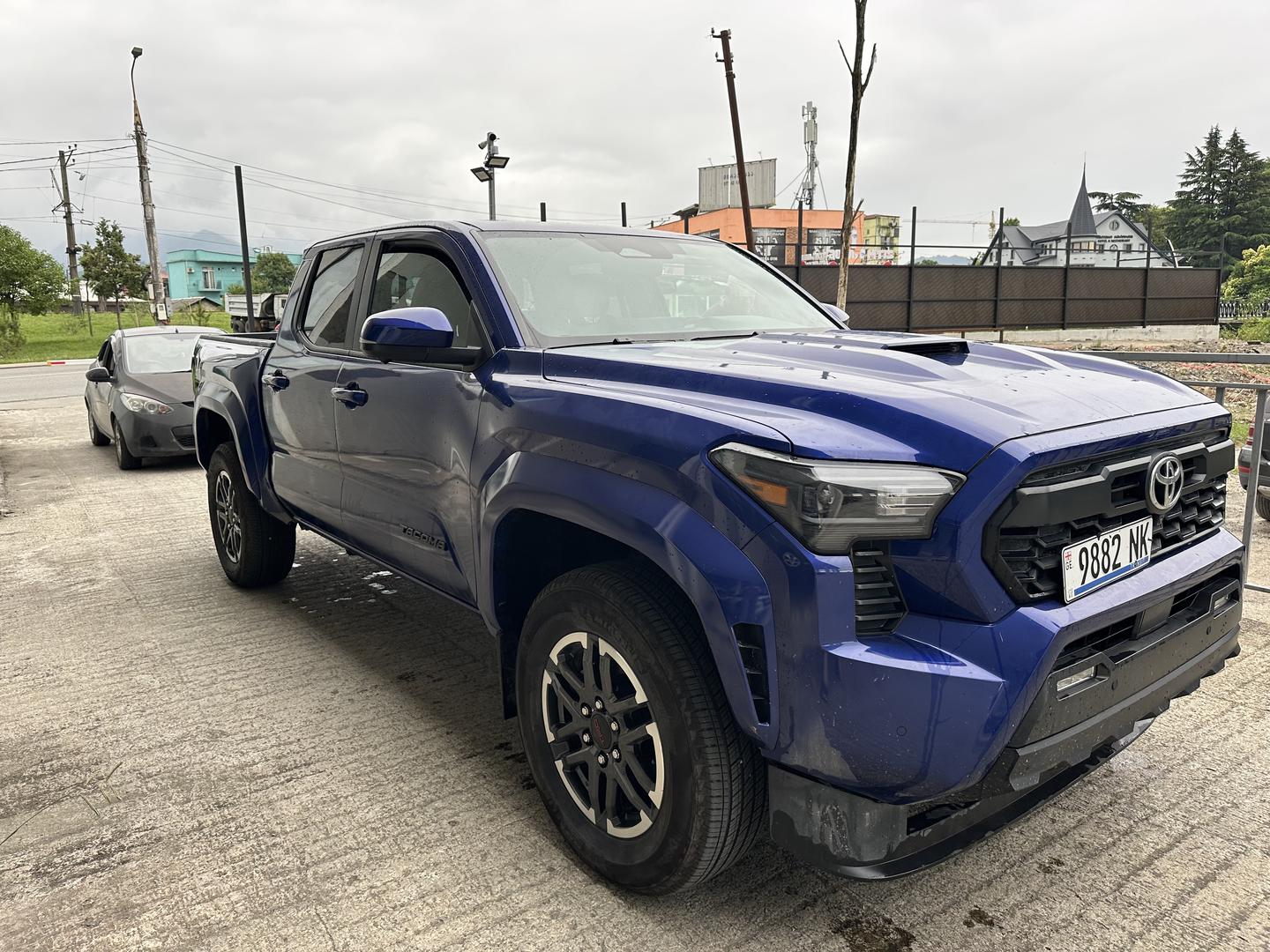Toyota Tacoma 2024 — photo 2