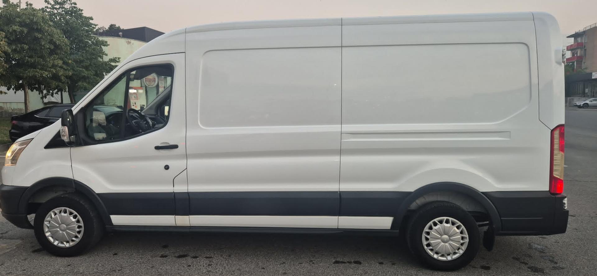 Ford Transit 2016 — photo 2