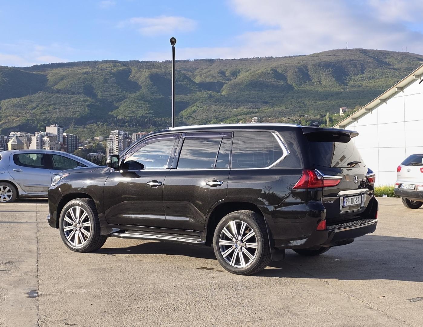 Toyota Land Cruiser 300 2021 — photo 2