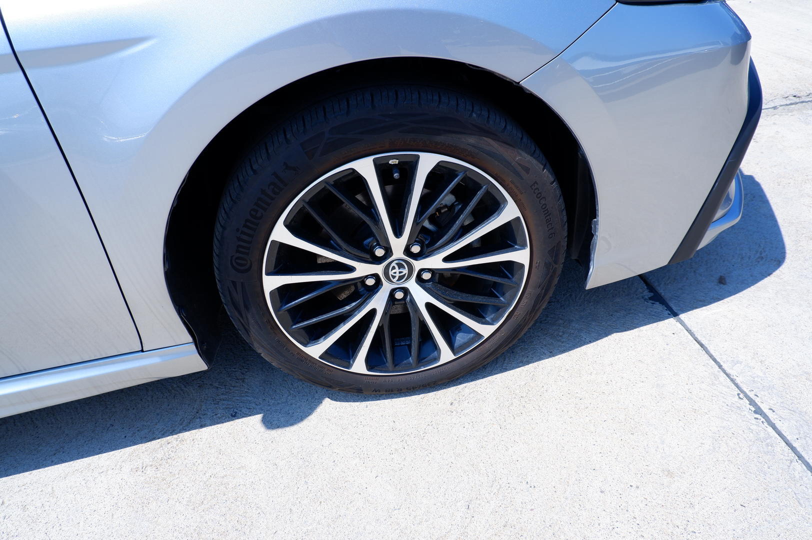 Toyota Camry 2019 — photo 2