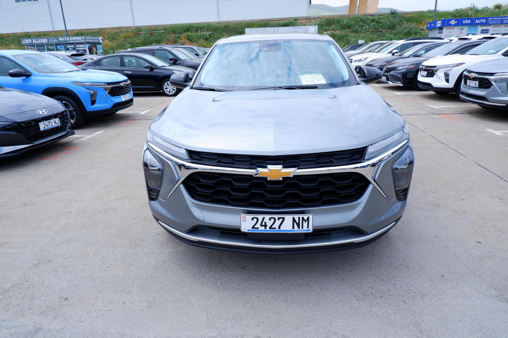 Chevrolet Trax 2023 — photo 2