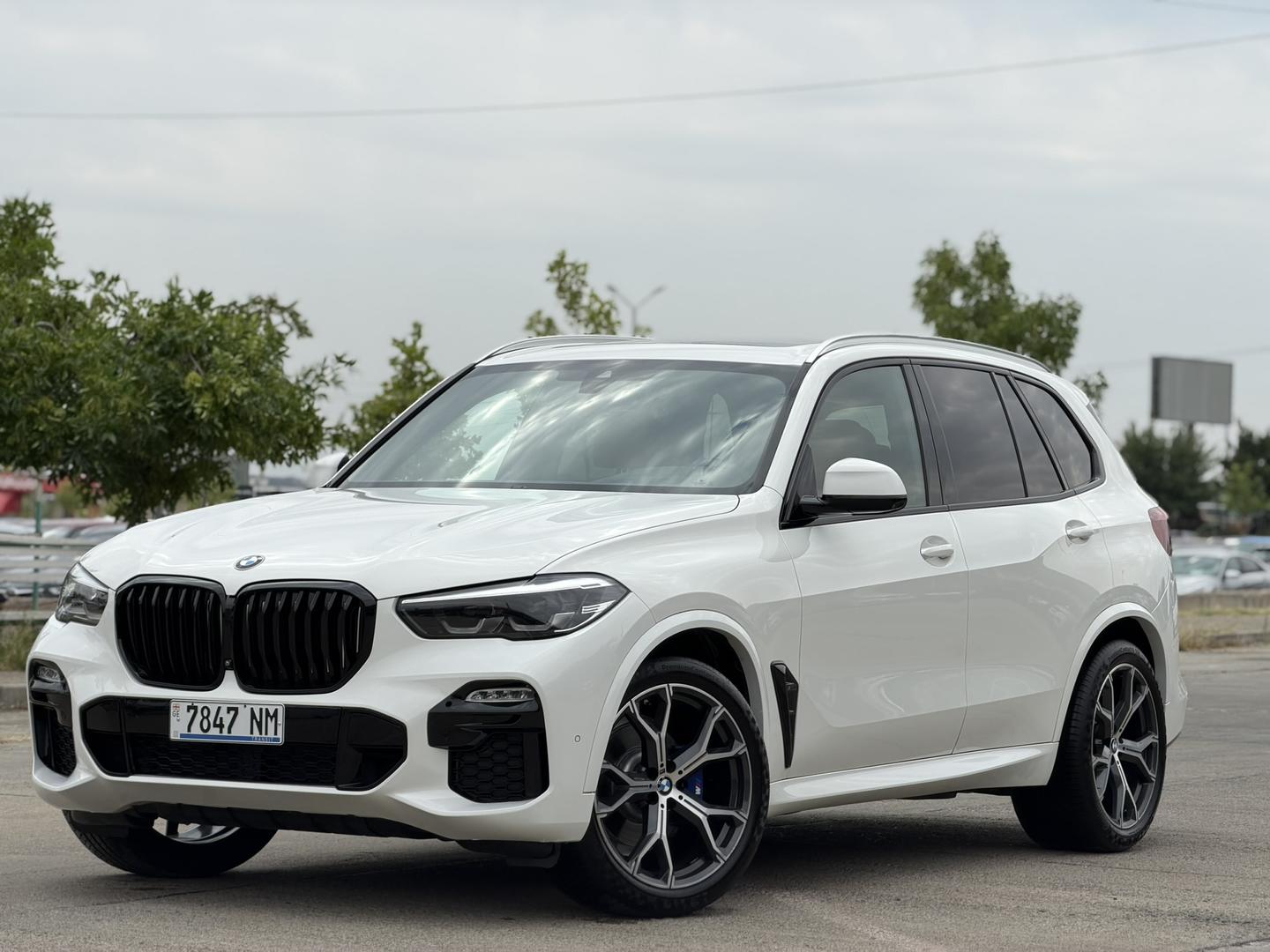 BMW X5 2021 — photo 2