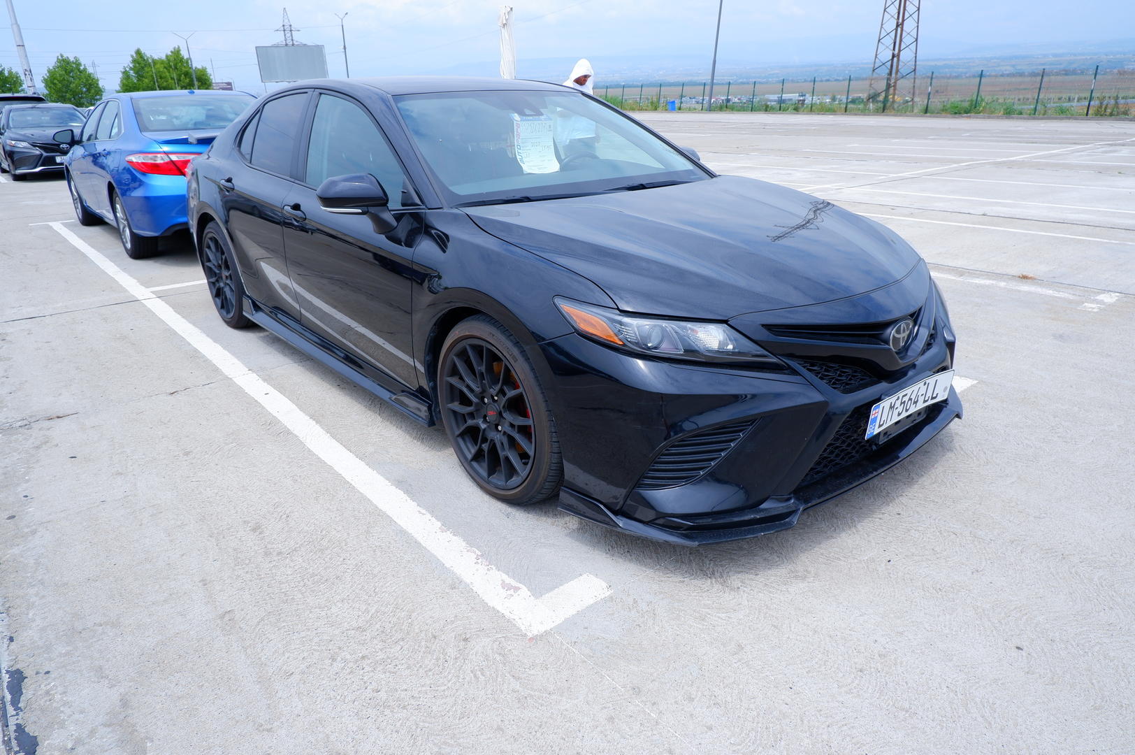 Toyota Camry 2020 — photo 2