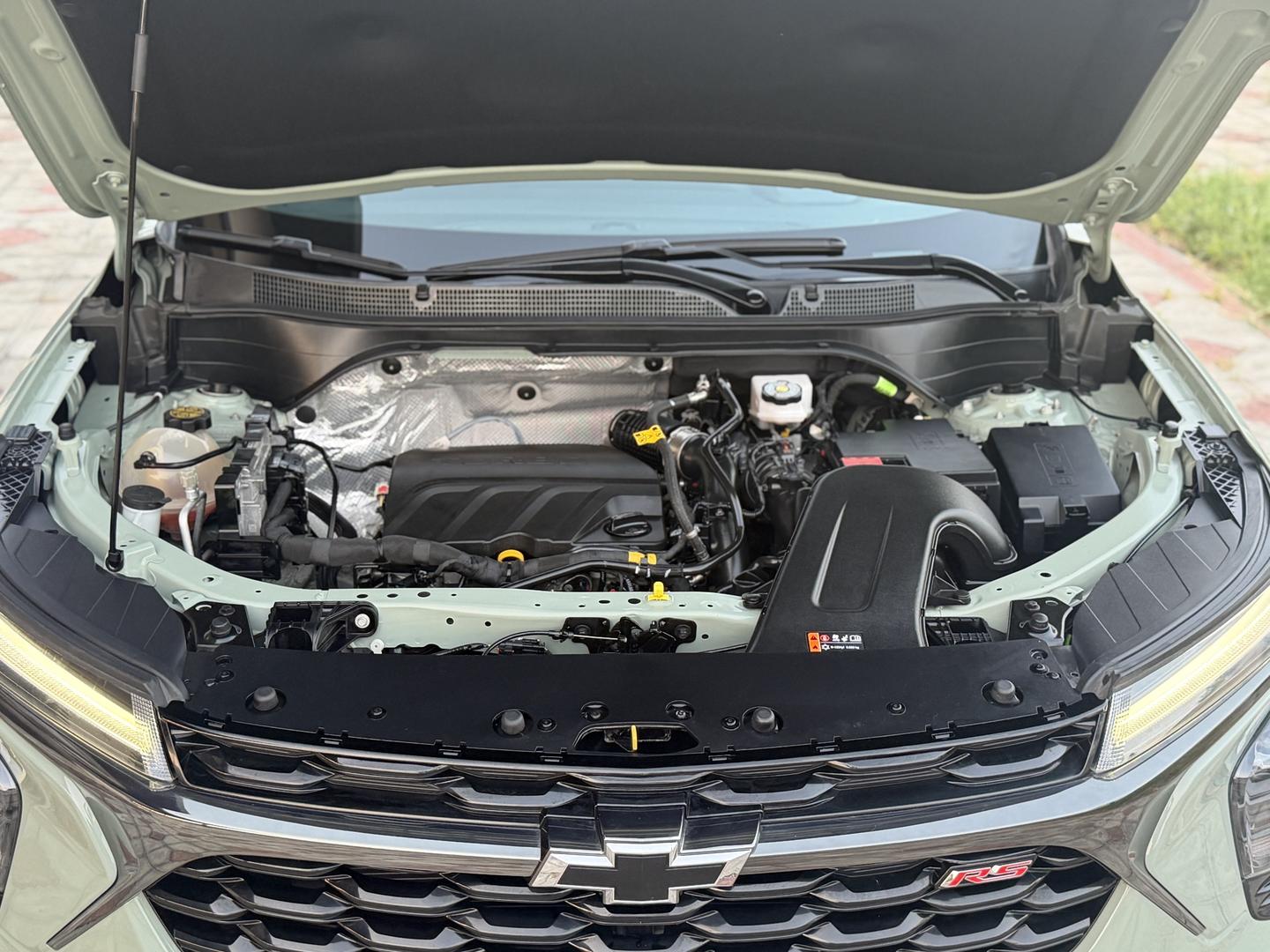 Chevrolet Trax 2023 — photo 2