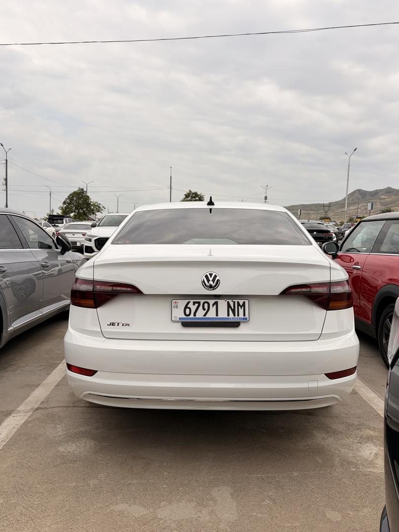 Volkswagen Jetta 2021 — photo 2