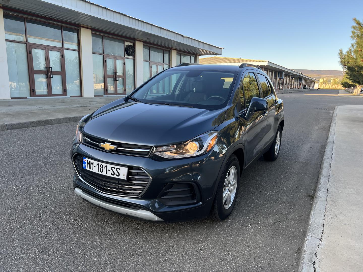 Chevrolet Trax 2021 — photo 2