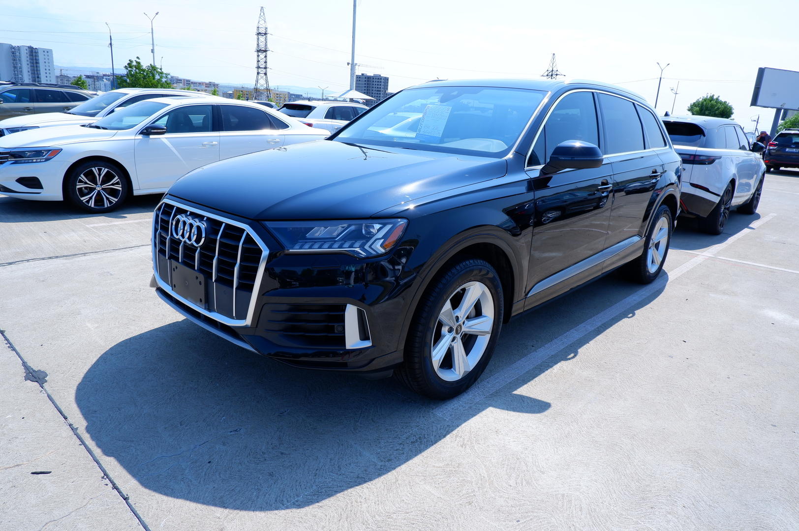 Audi Q7 2023 — photo 2