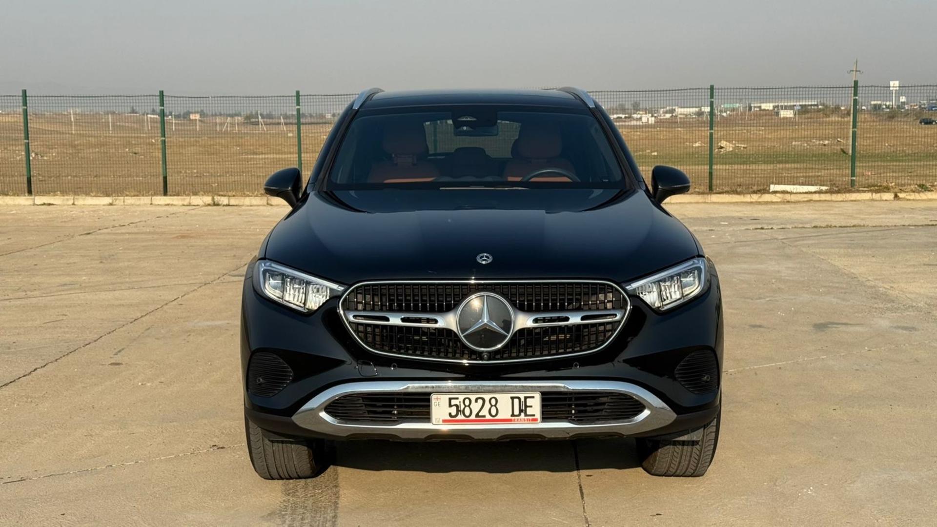 Mercedes-Benz GLC 300 2023 — photo 2