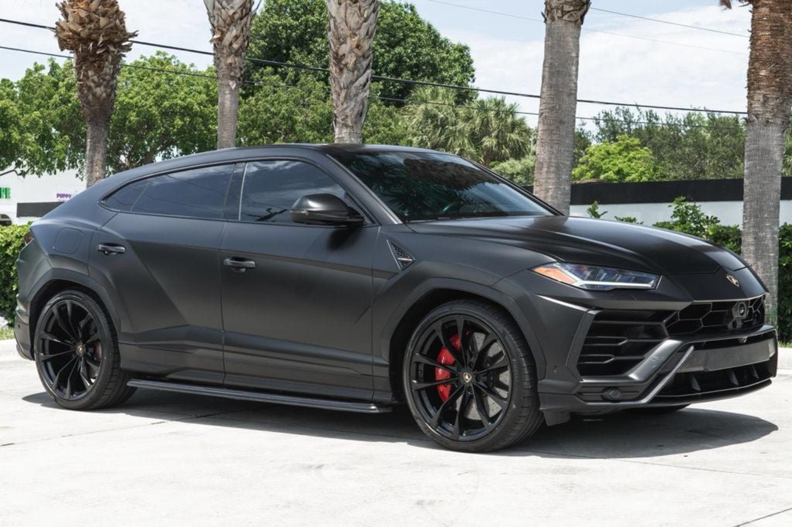 Lamborghini Urus 2021 — photo 2