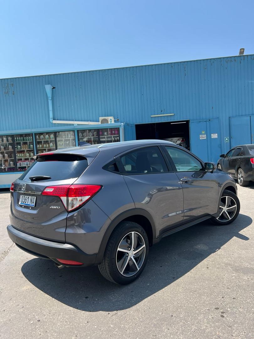 Honda HR-V 2022 — photo 2