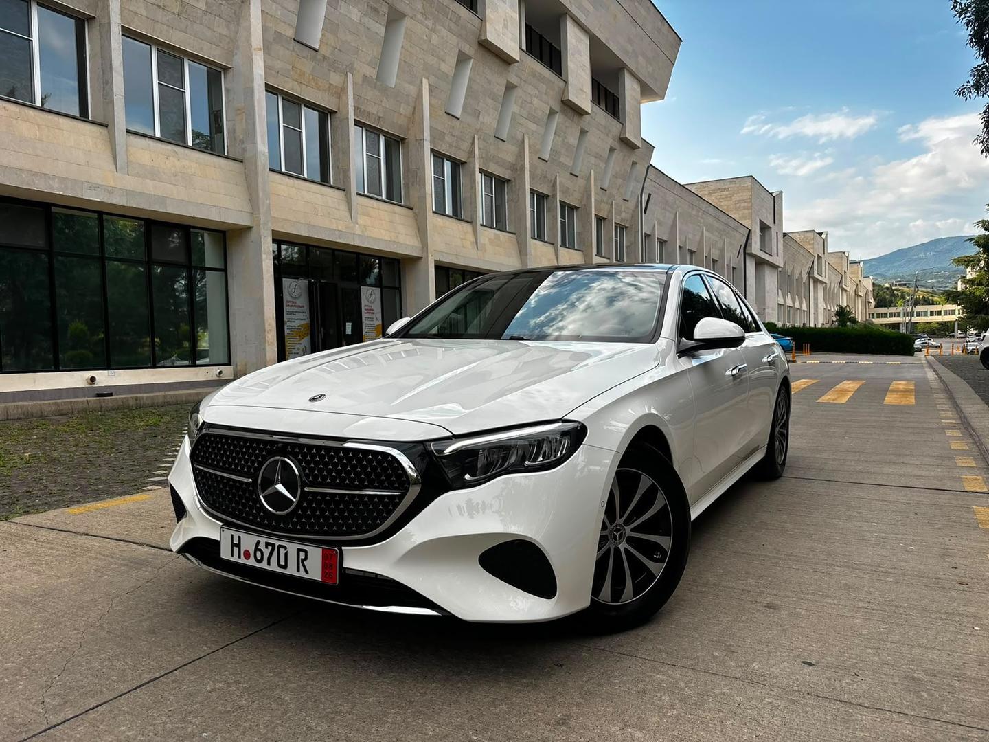 Mercedes-Benz E 200