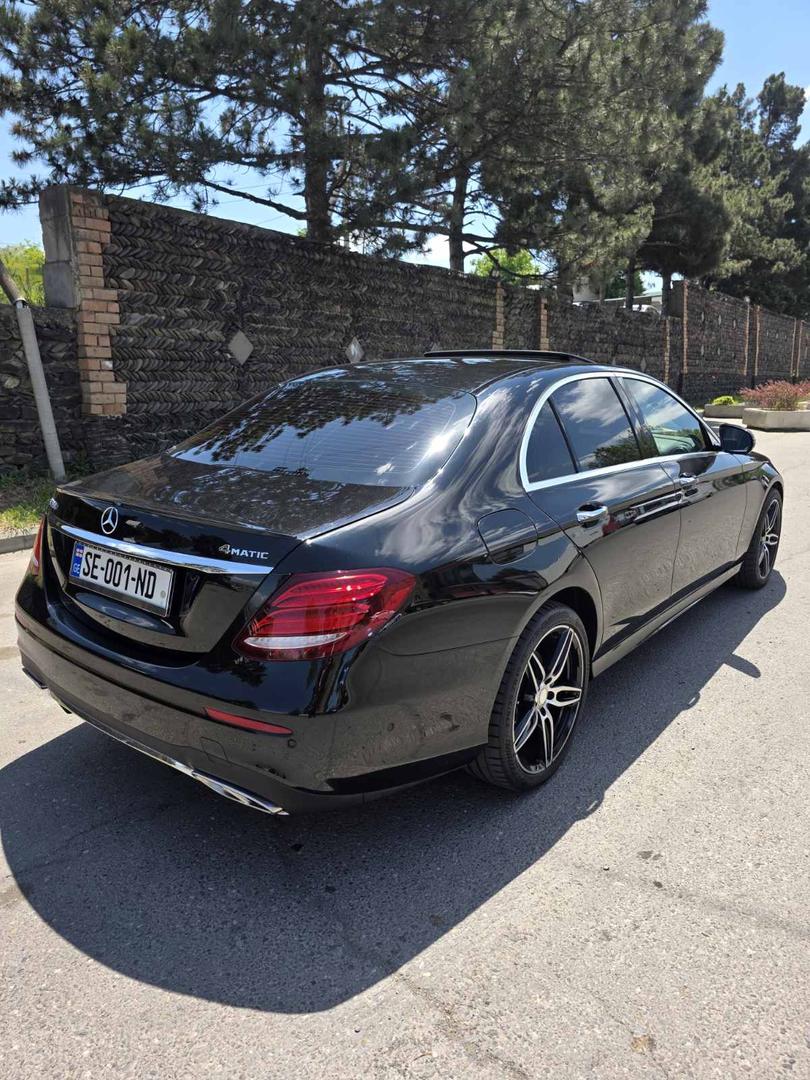 Mercedes-Benz E 300