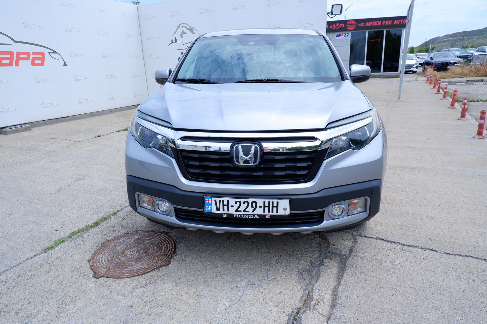 Toyota Hilux 2019 — photo 2