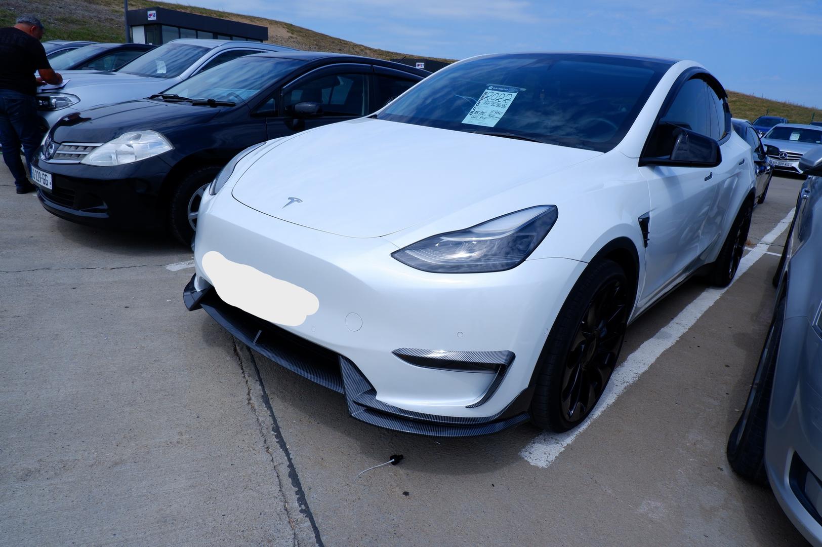 Tesla Model Y 2022 — photo 2