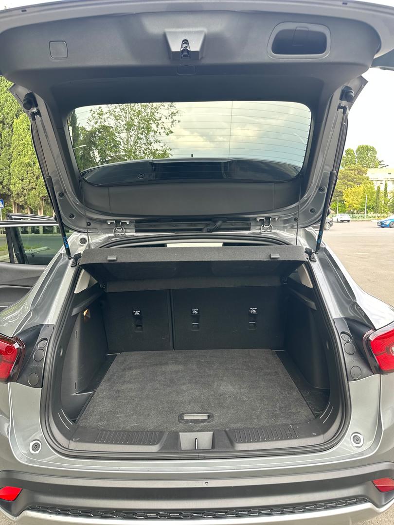 Chevrolet Trax 2023 — photo 2