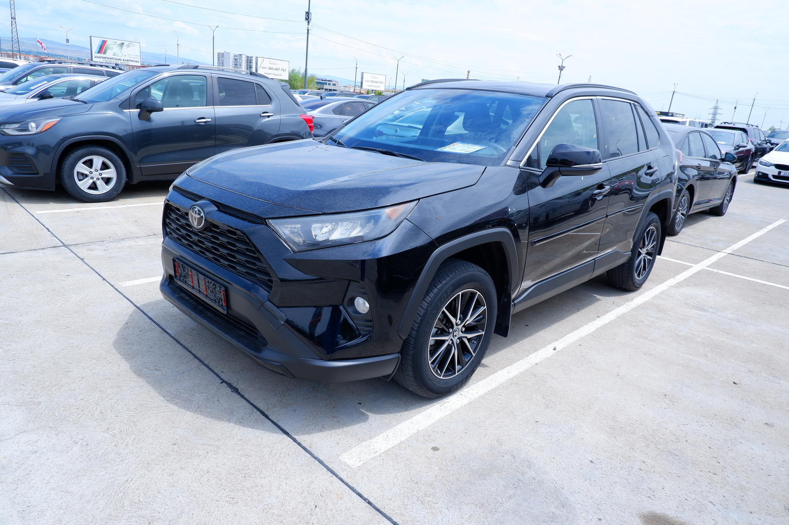 Toyota RAV4 2021 — photo 2