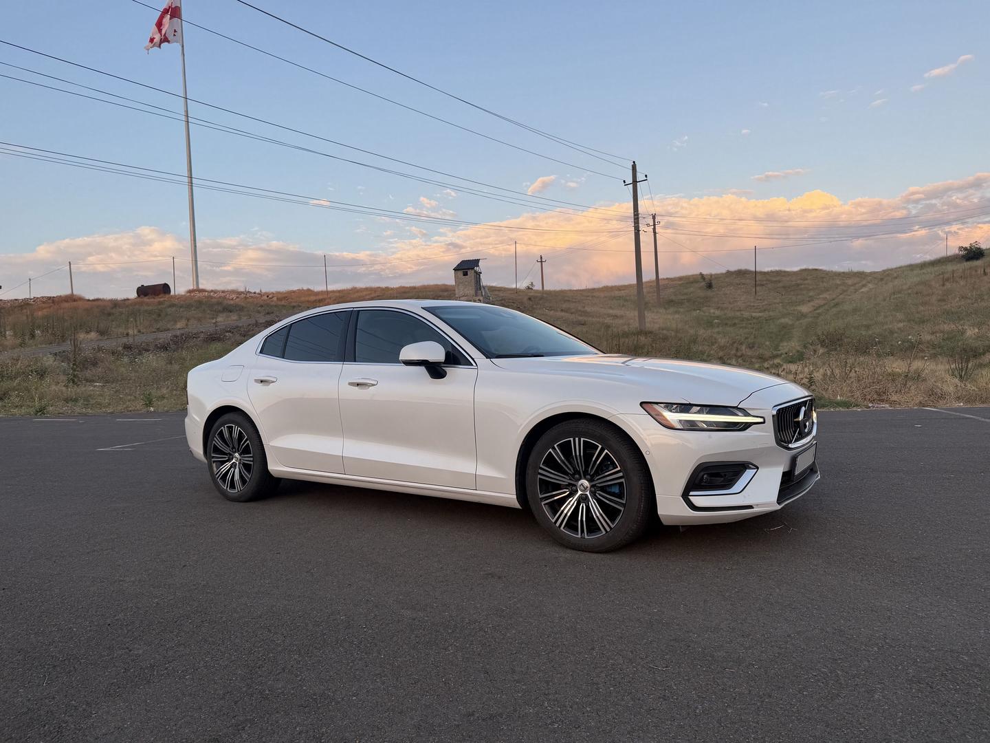Volvo S60 2021 — photo 2