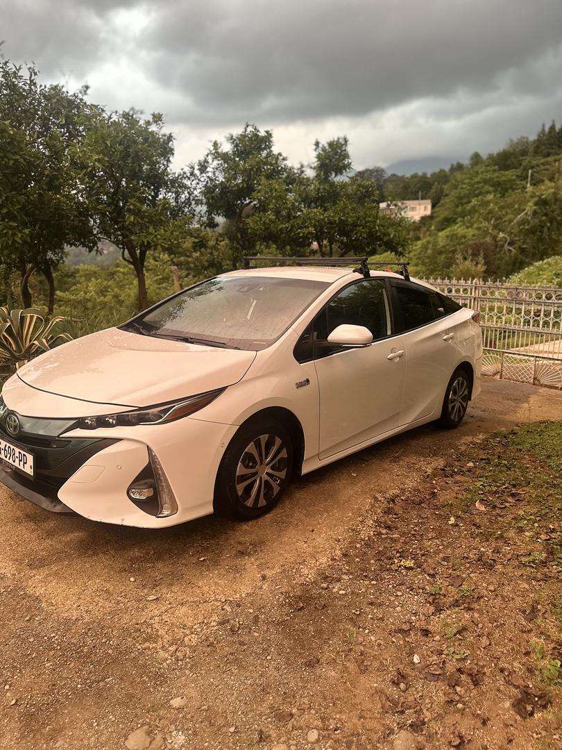 Toyota Prius Prime 2020 — photo 2