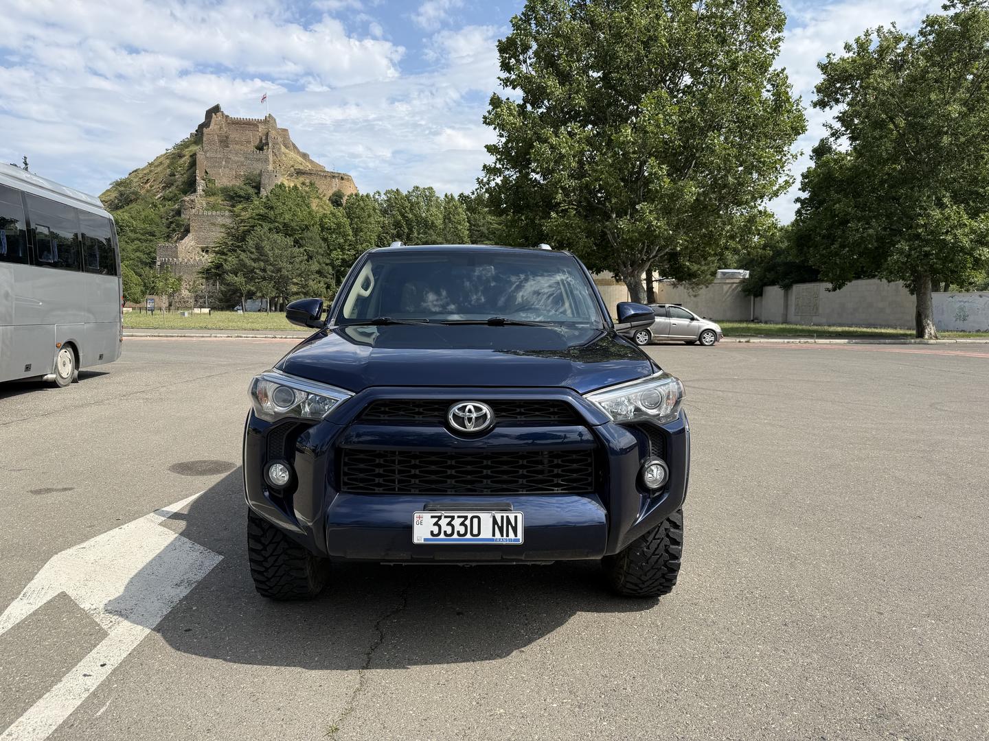 Toyota 4Runner 2015 — photo 2