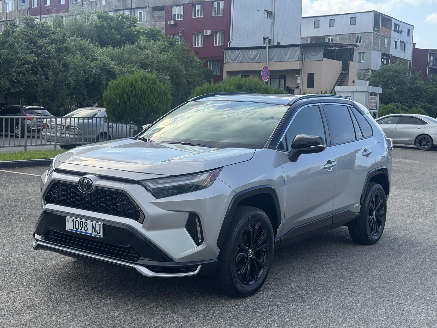 Toyota RAV4 2025 — photo 2