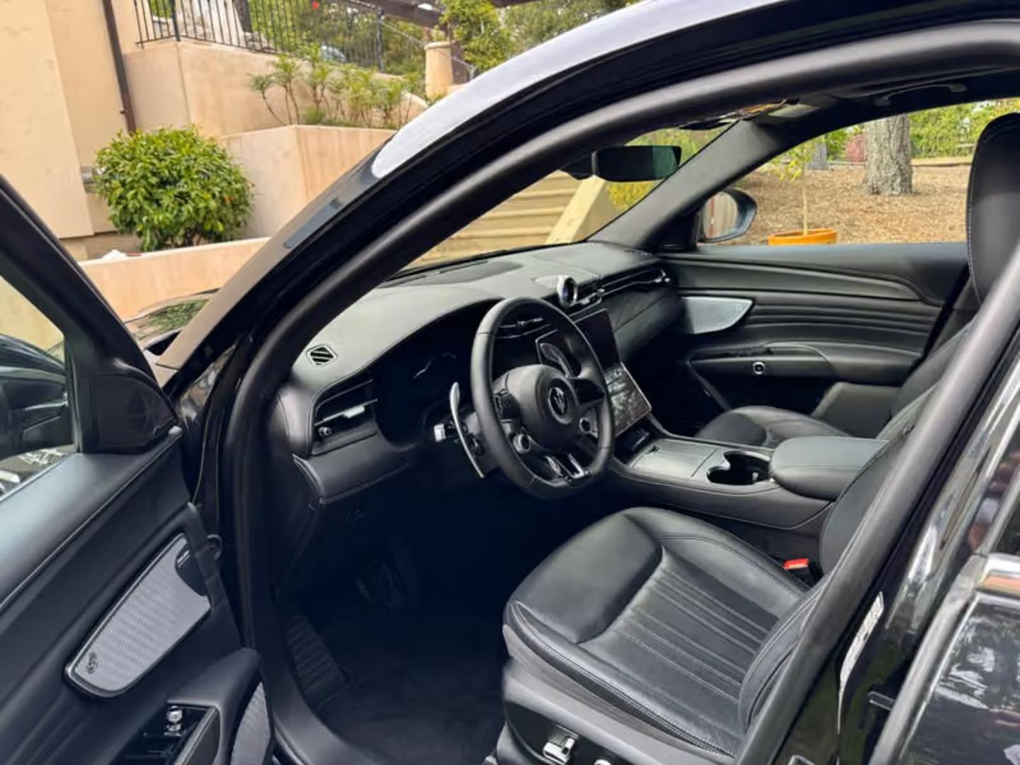 Maserati Levante 2023 — photo 2