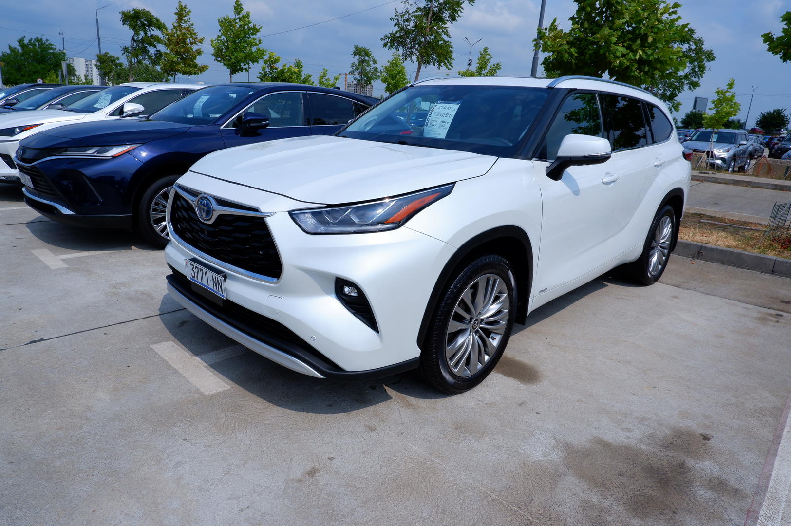 Toyota Highlander 2022 — photo 2
