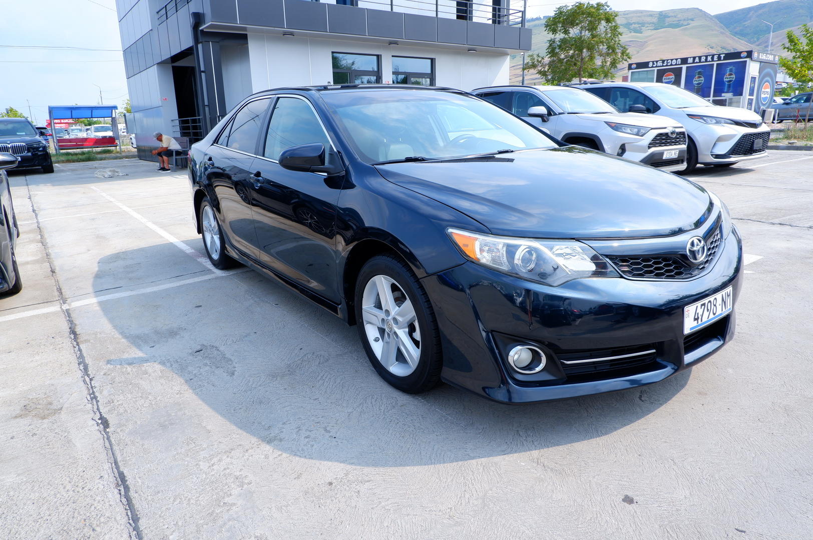 Toyota Camry 2014 — photo 2
