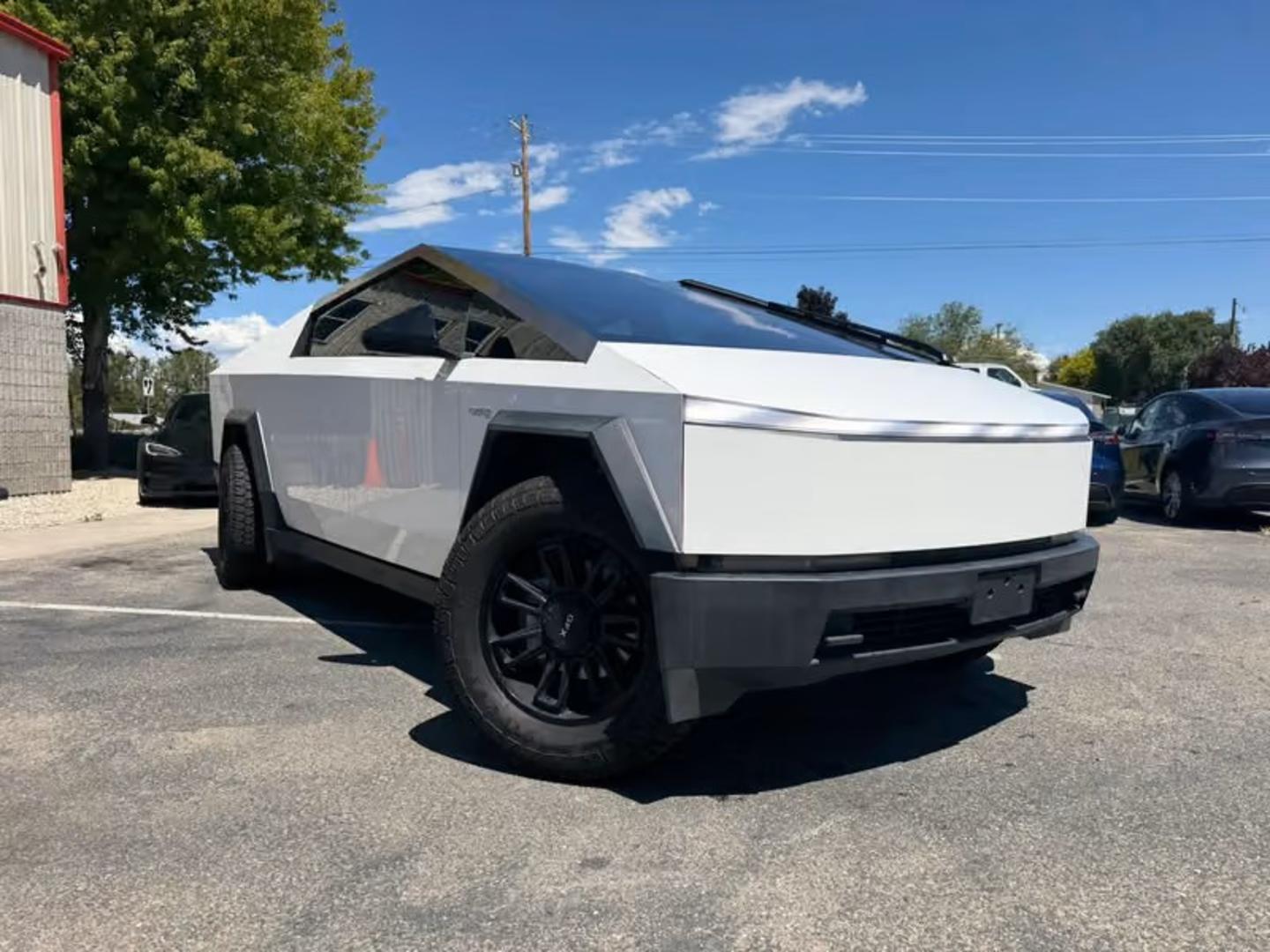 Tesla Roadster 2024 — photo 2