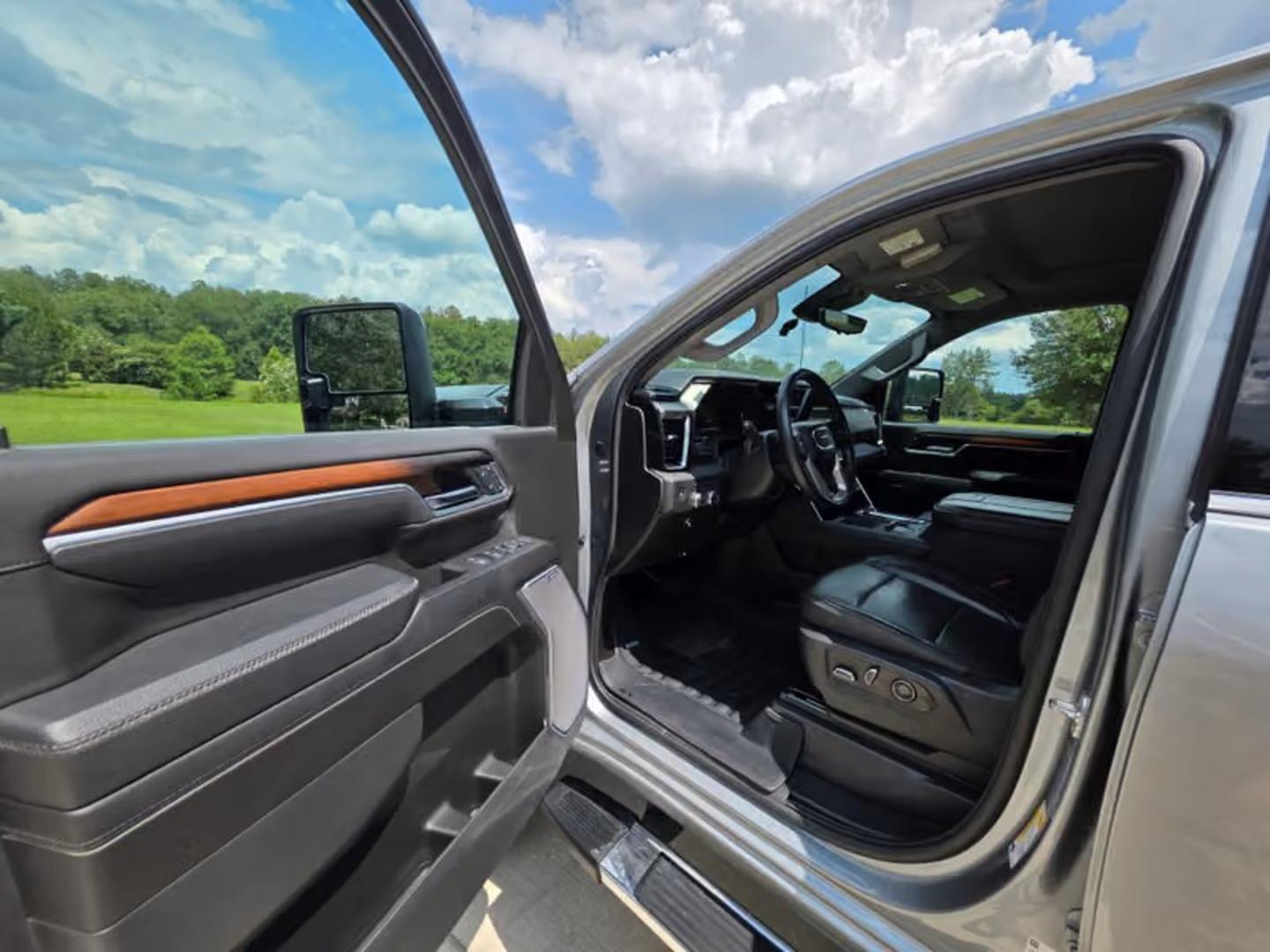 GMC Sierra 2025 — photo 2