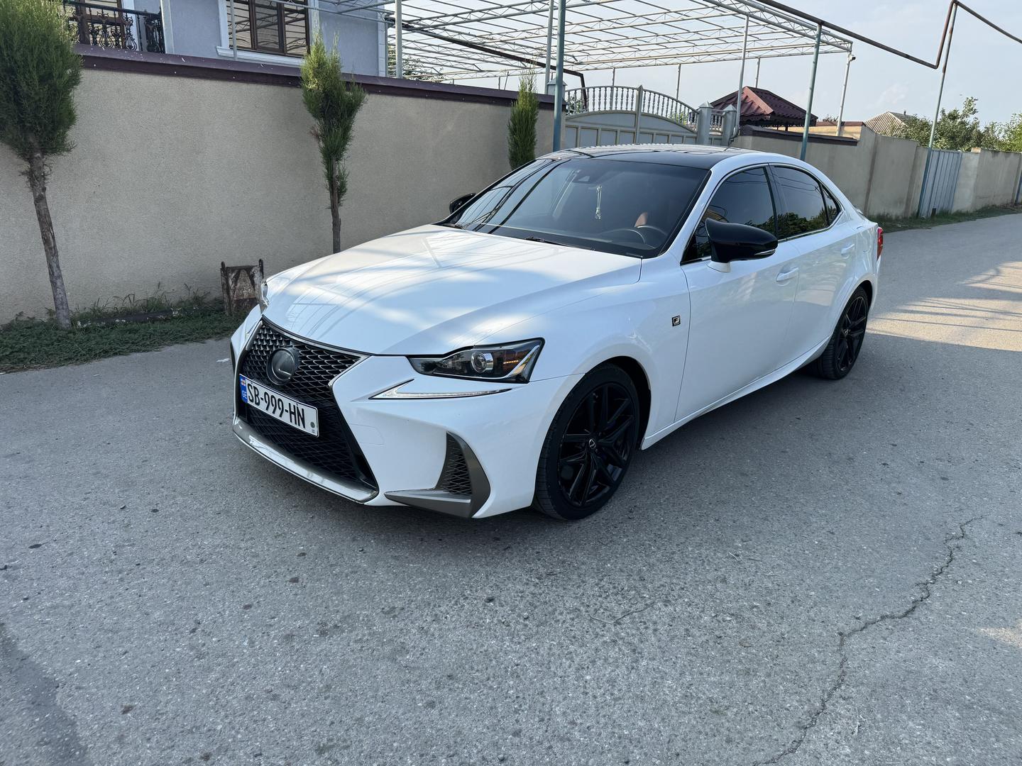 Lexus ES 300 2018 — photo 2