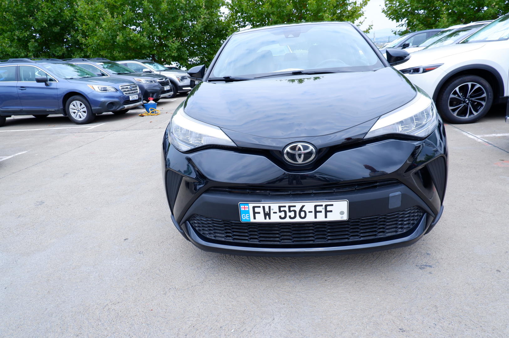 Toyota C-HR 2019 — photo 2