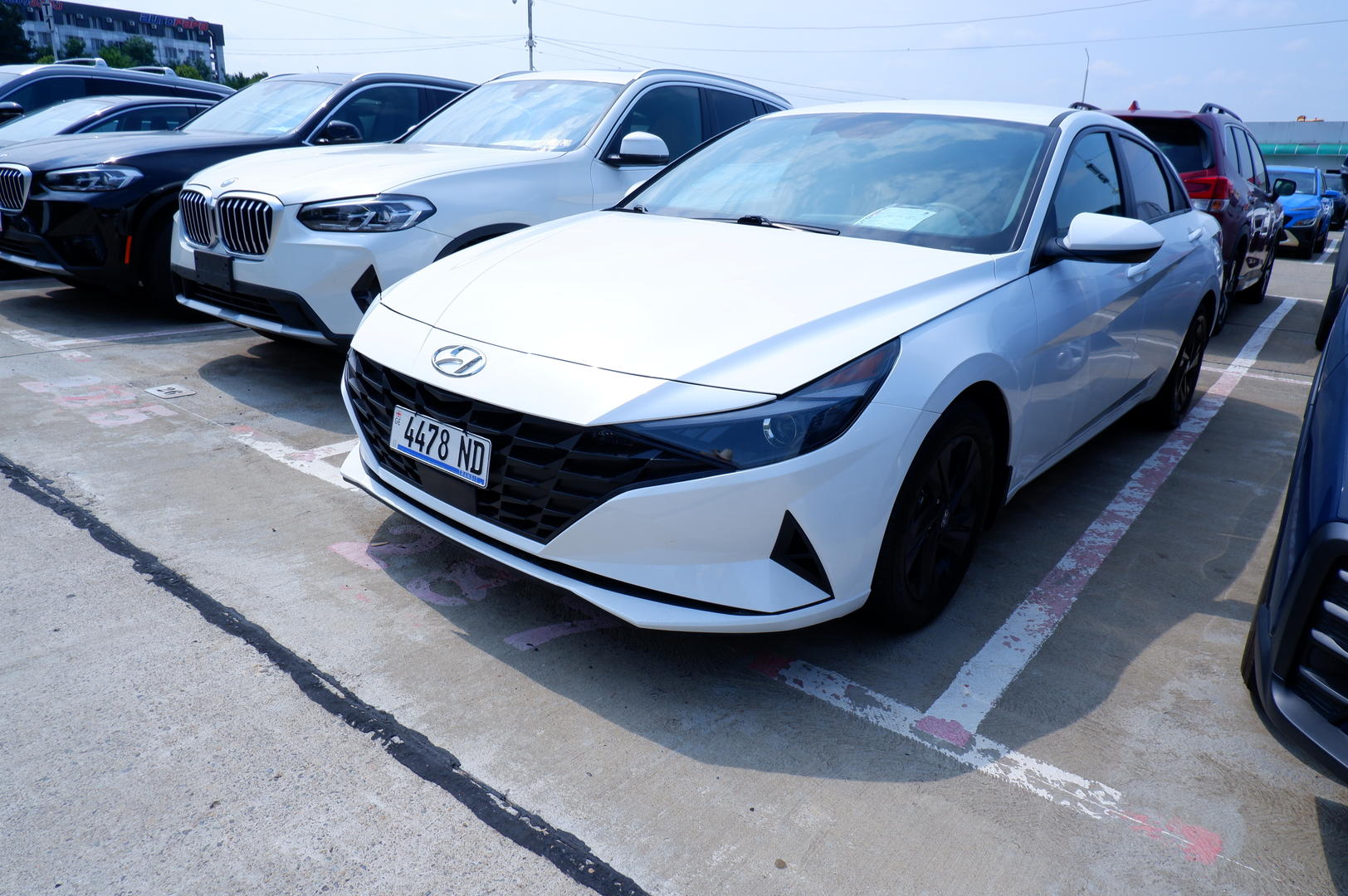 Hyundai Elantra 2022 — photo 2
