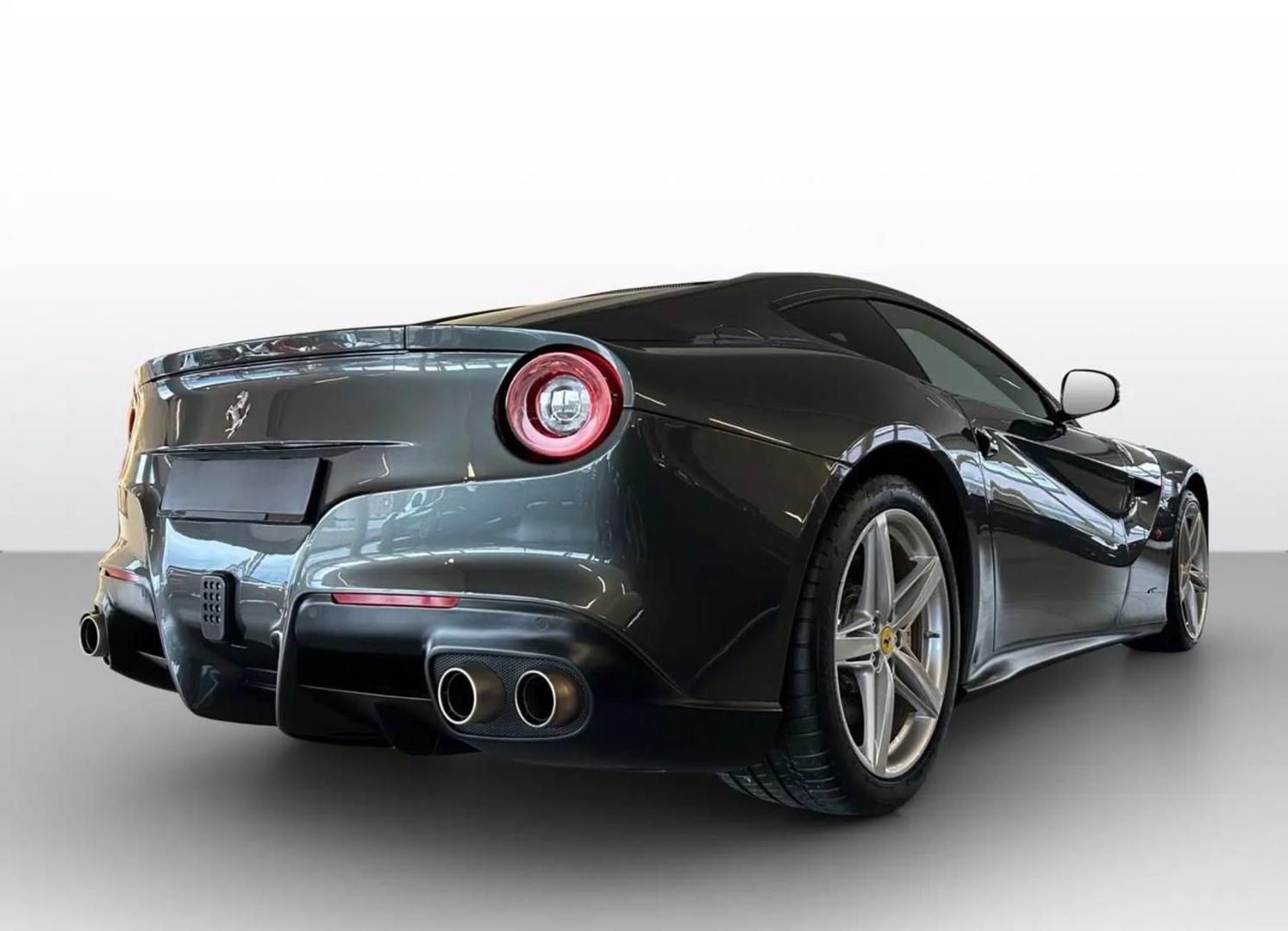 Ferrari 599 GTB 2012 — photo 2