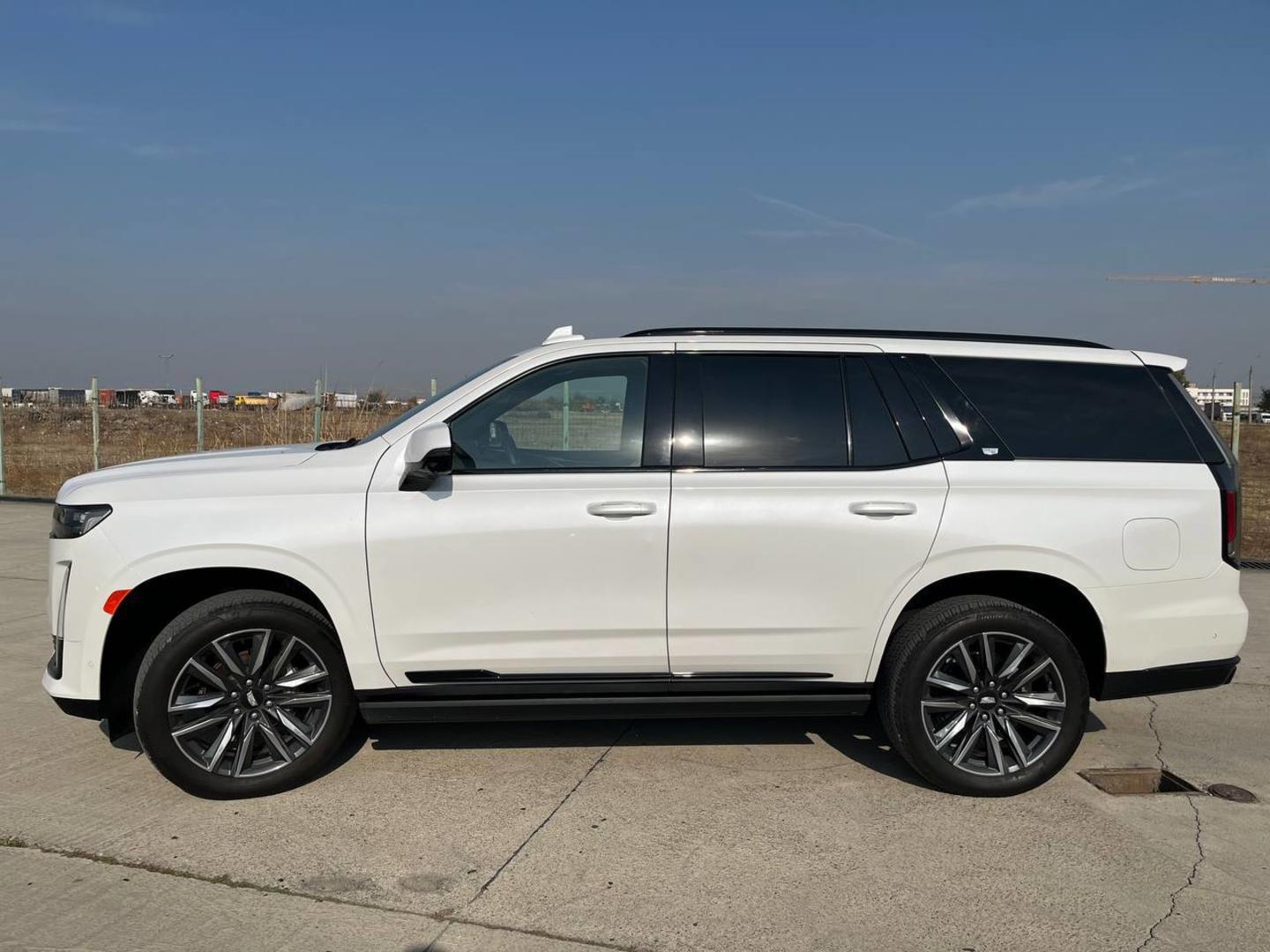 Cadillac Escalade 2023 — photo 2