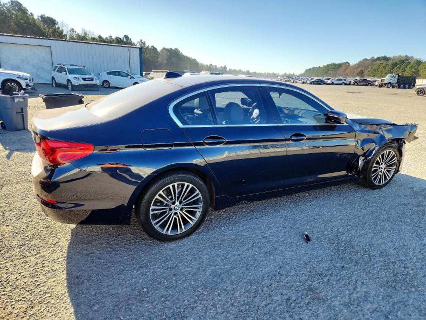 BMW 530 2017 — photo 2
