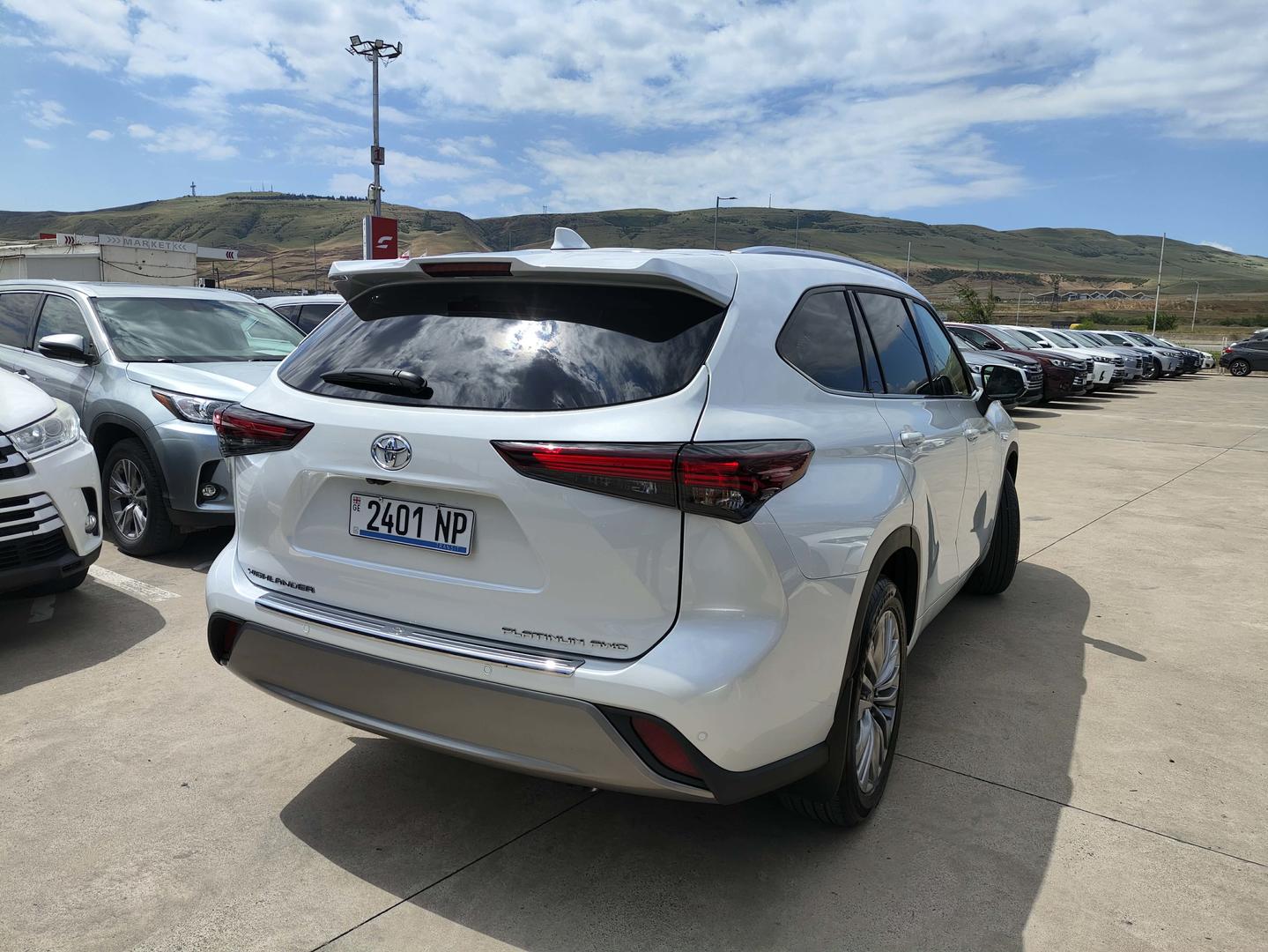 Toyota Highlander 2025 — photo 2